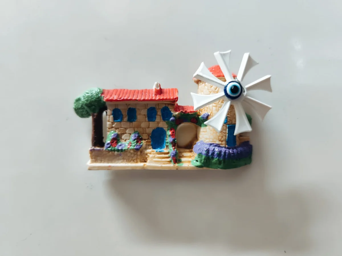 POLYESTER MAGNET